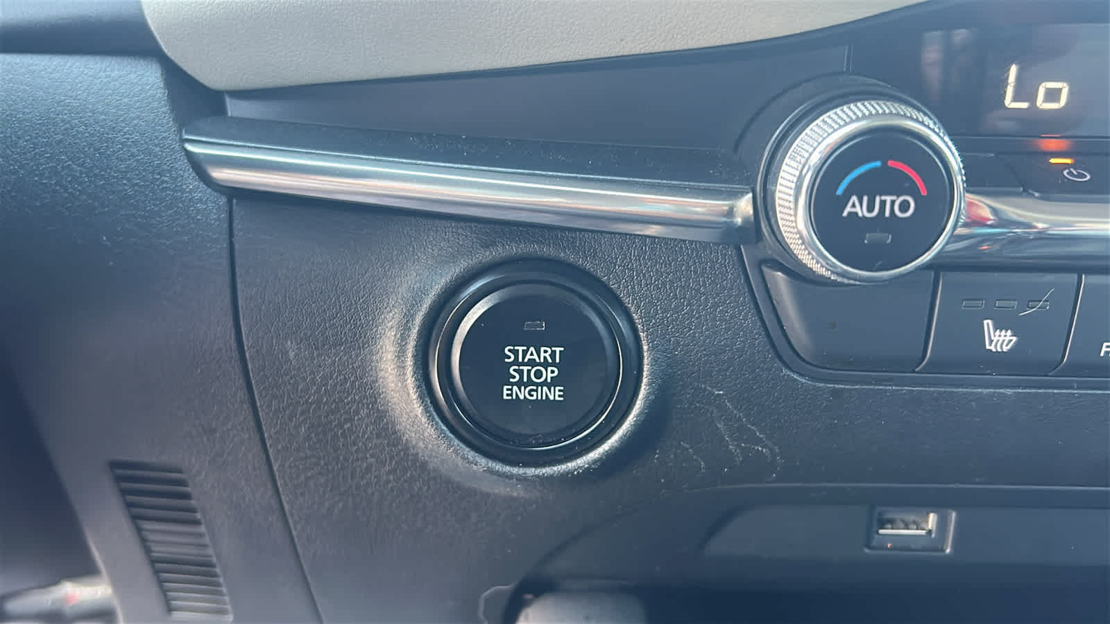 Used 2019 MAZDA MAZDA3 AWD Sedan w/ Premium Package image 17