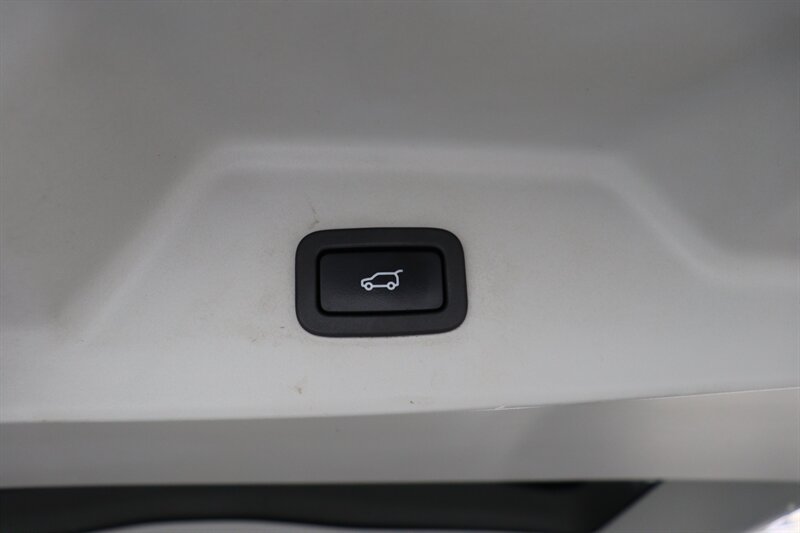 Used 2019 Land Rover Range Rover Supercharged AWD/4WD image 28