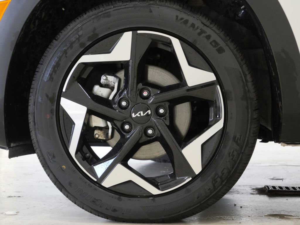 Used 2025 Kia Seltos S image 9