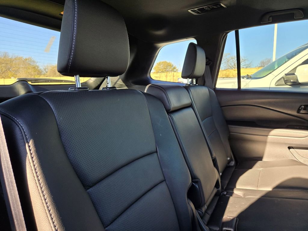 Used 2023 Honda Passport EX-L image 18