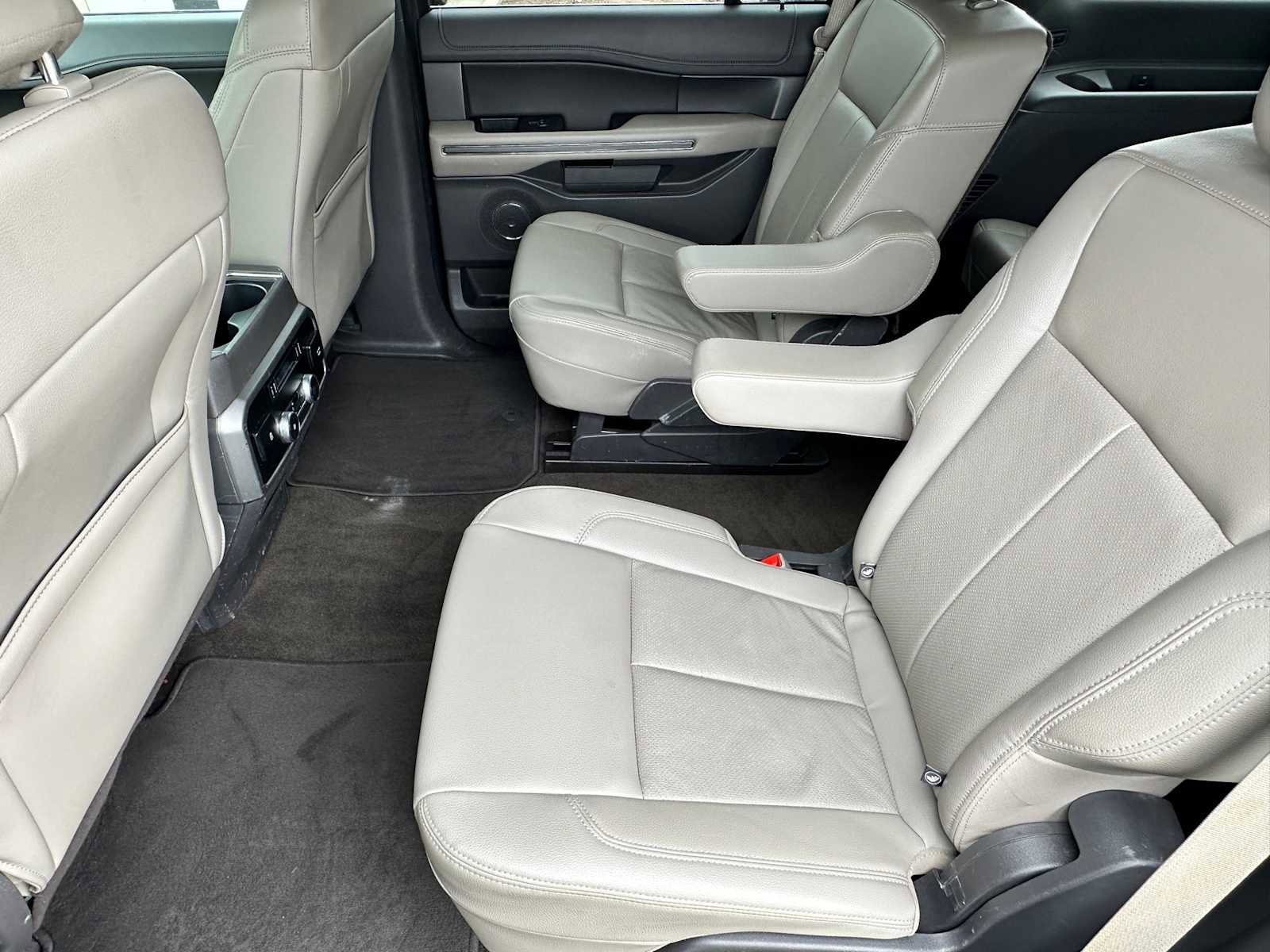 Used 2020 Ford Expedition XLT w/ Equipment Group 202A RWD image 23