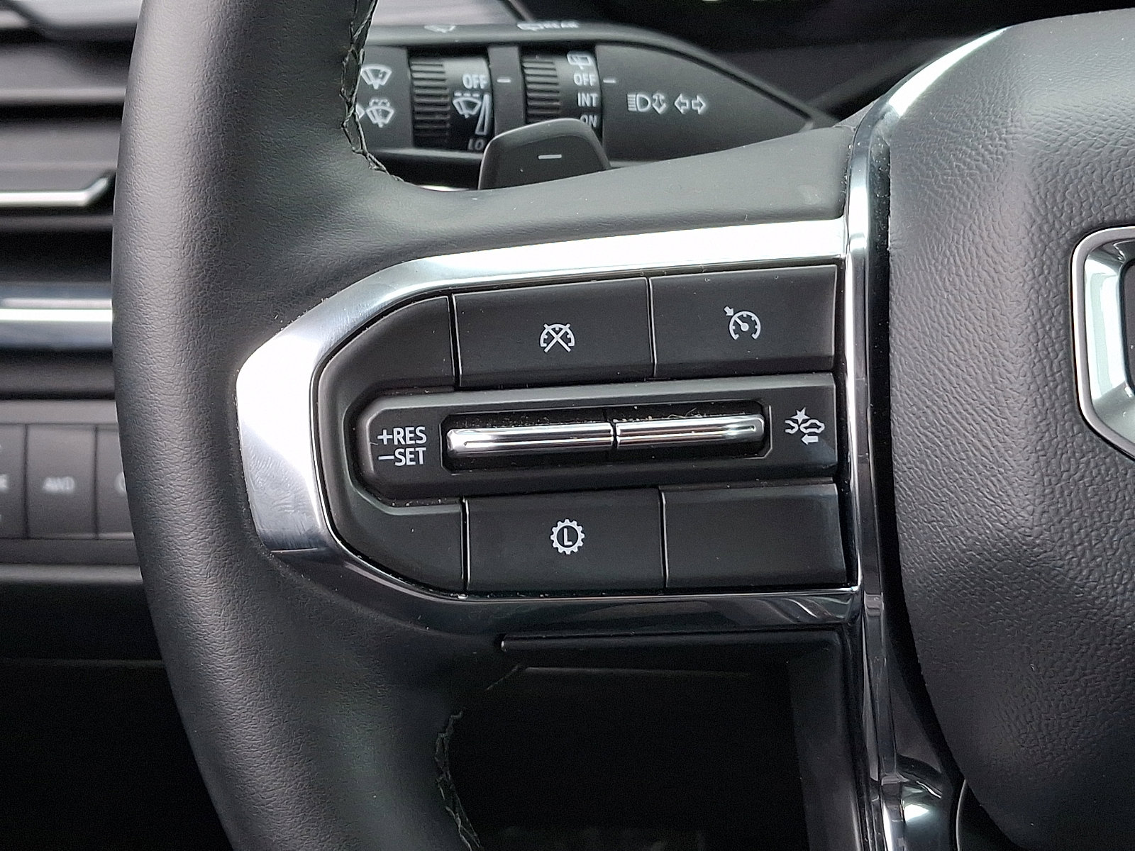 Used 2025 GMC Acadia Elevation AWD/4WD image 22