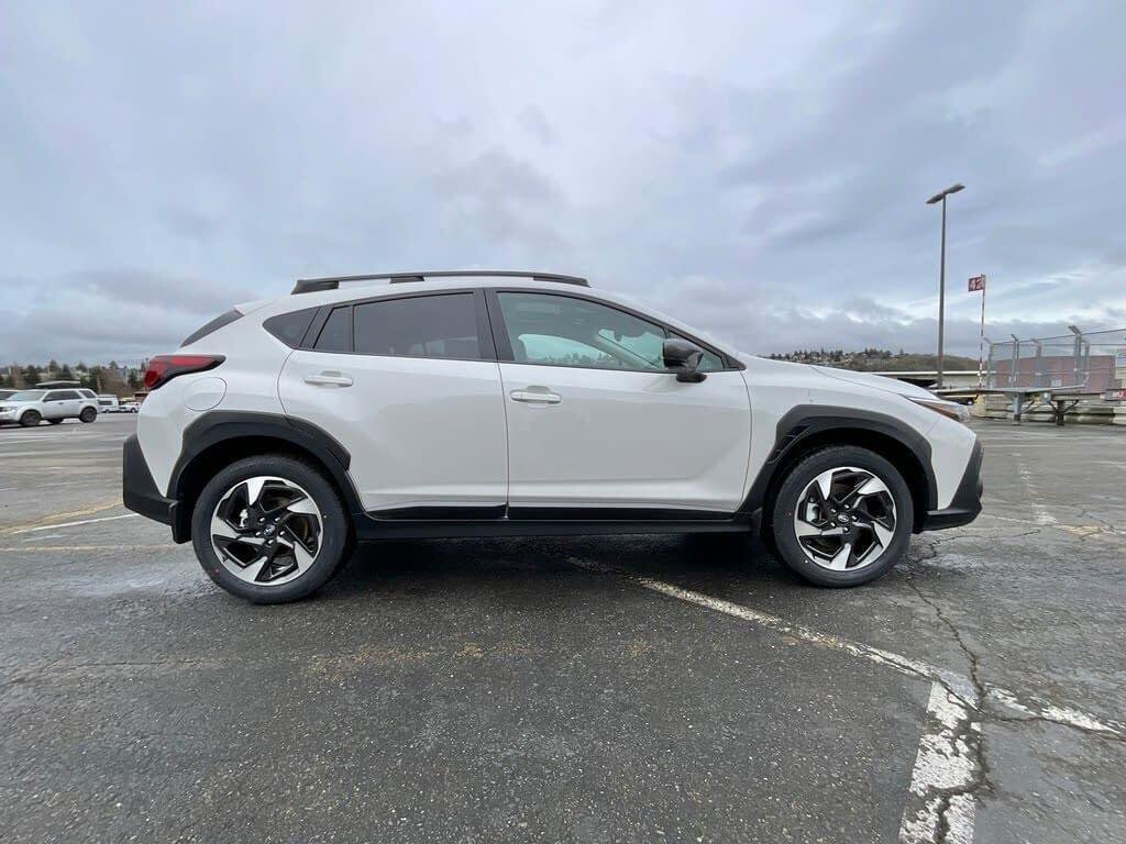 Certified 2025 Subaru Crosstrek 2.5i Limited w/ Crosstrek Mirror Package image 9