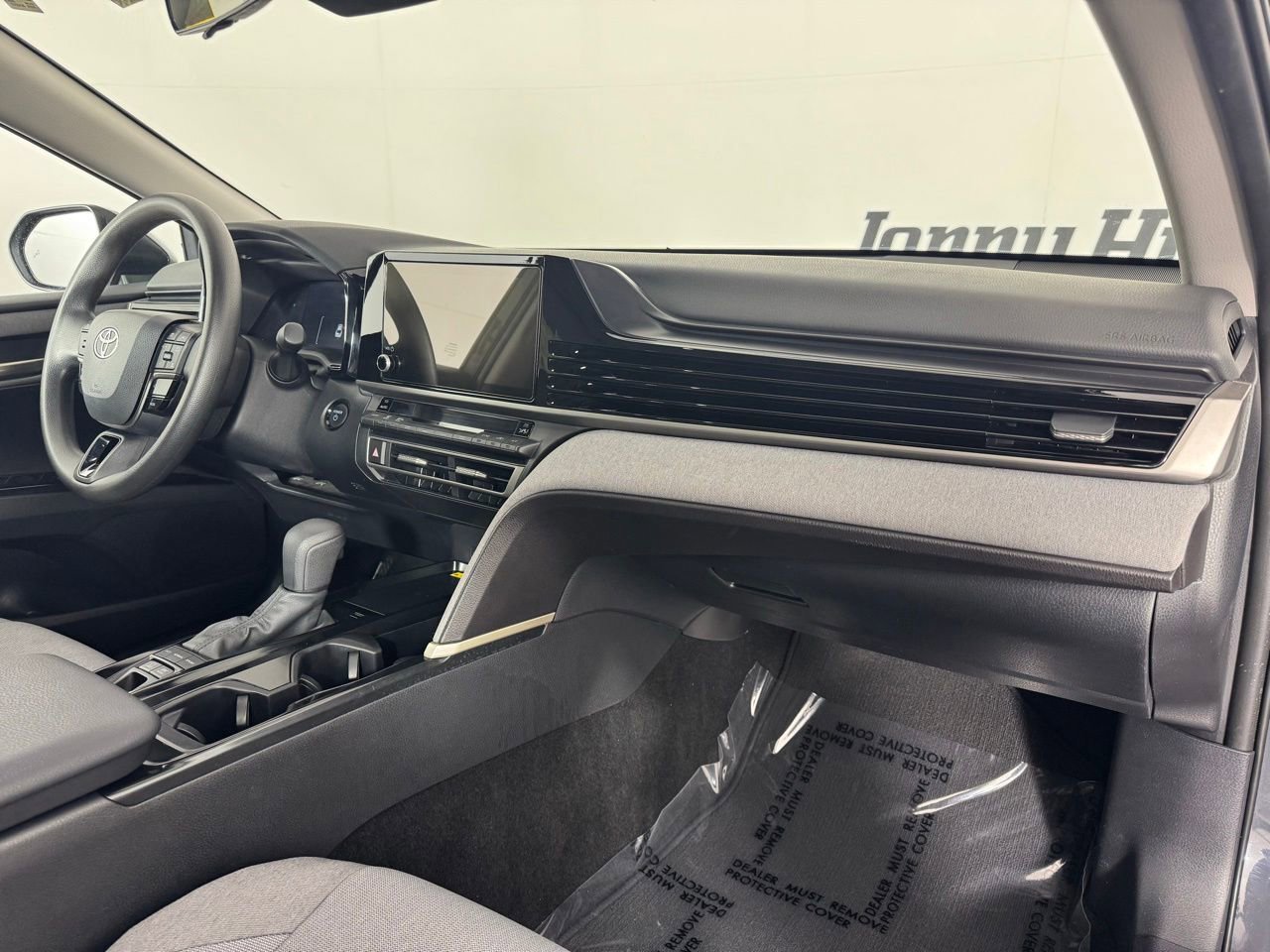 Used 2025 Toyota Camry LE FWD image 33