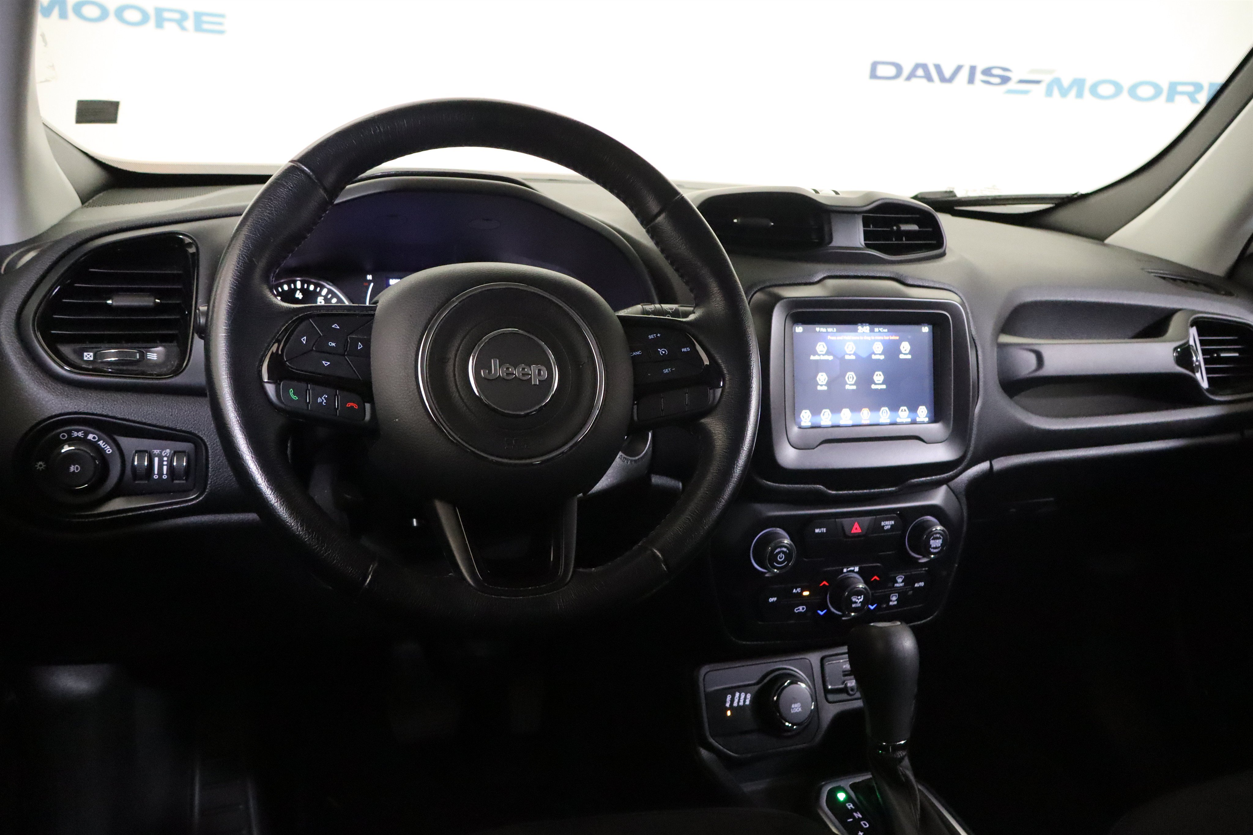 Used 2020 Jeep Renegade Altitude AWD/4WD image 14