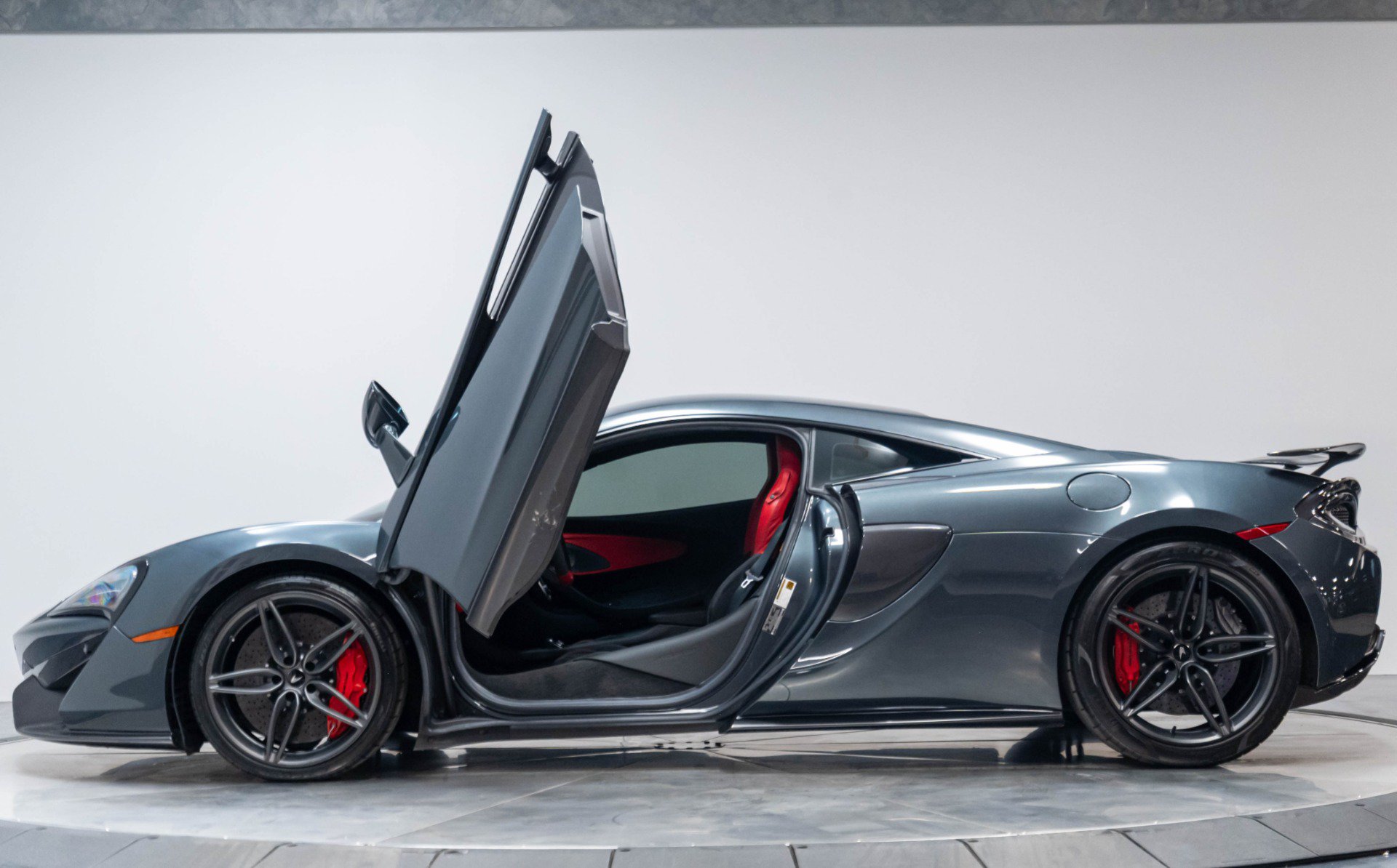 Used 2019 McLaren 570S Coupe RWD image 52