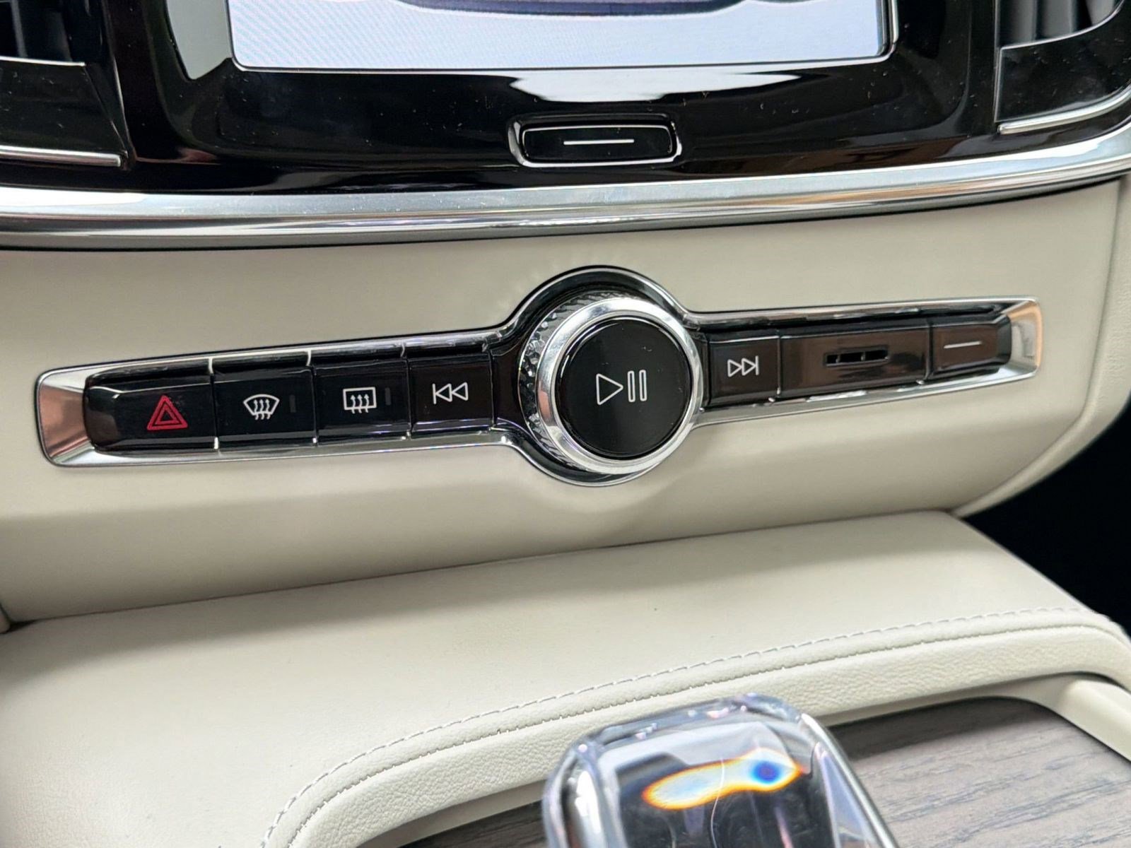 Certified 2025 Volvo S90 B6 Ultra image 19