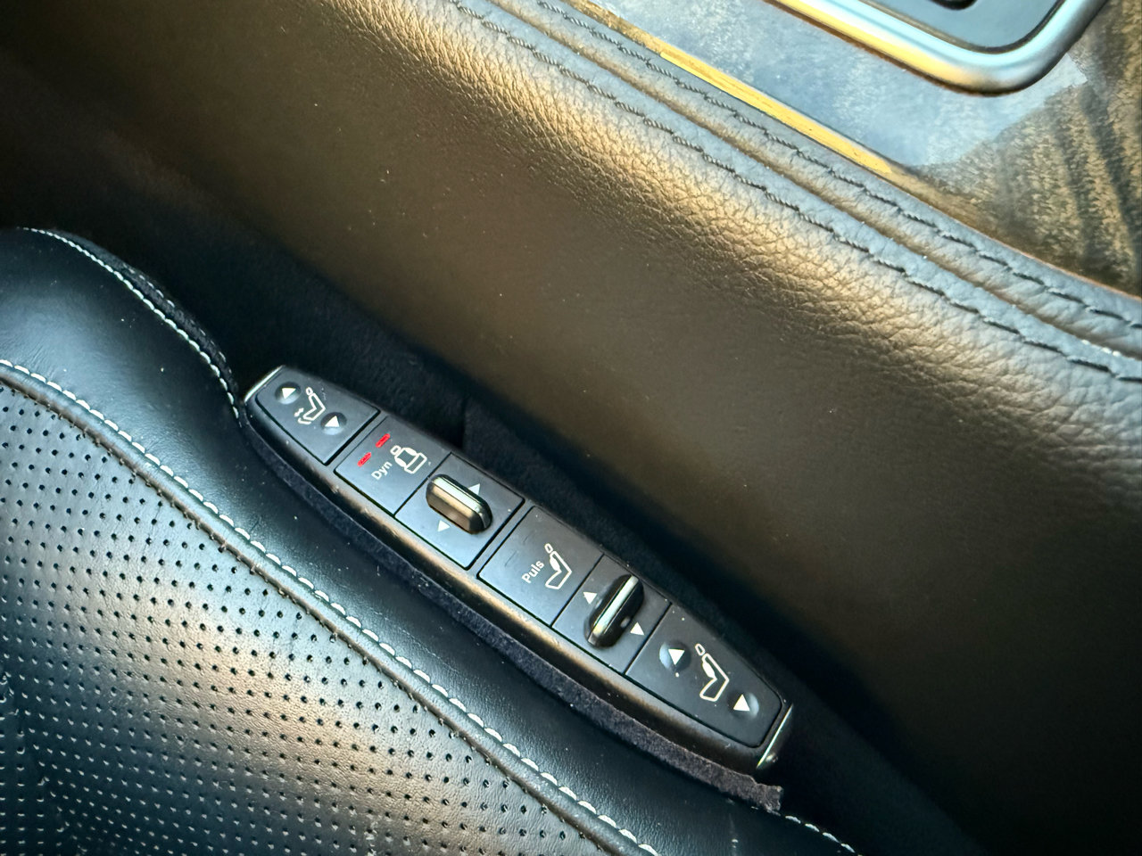 Used 2014 Mercedes-Benz CLS 550 4MATIC image 34