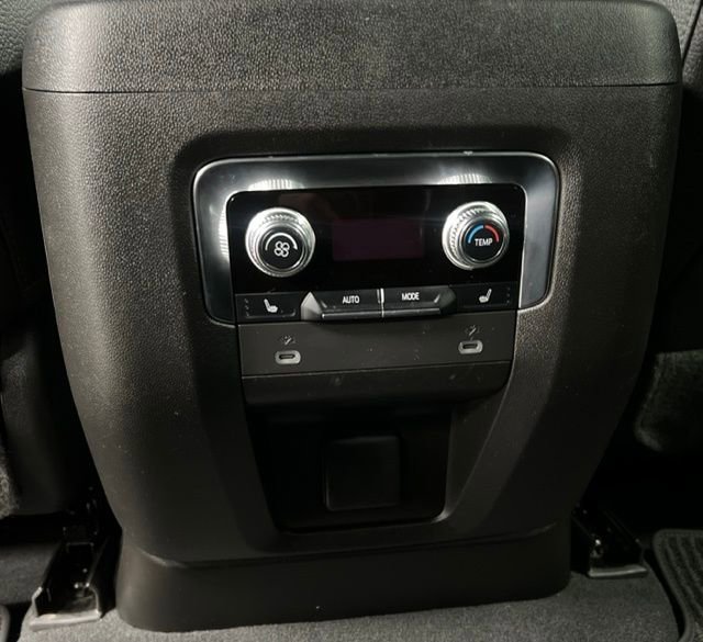 Used 2022 GMC Yukon XL Denali AWD/4WD image 50