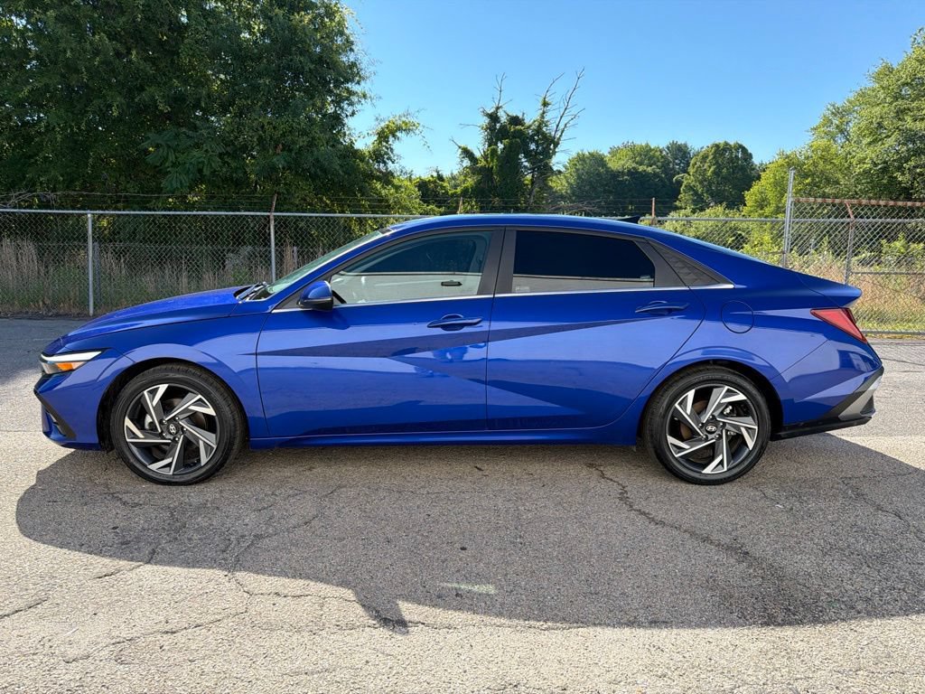 Used 2024 Hyundai Elantra Limited FWD image 6