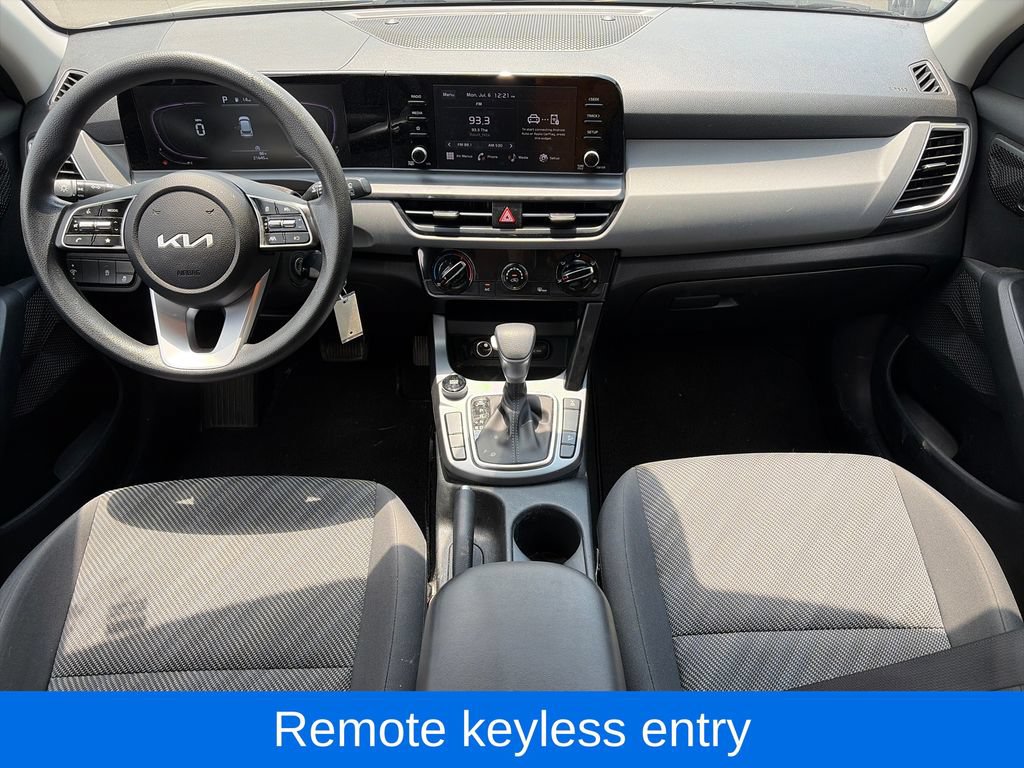 Used 2024 Kia Seltos LX AWD/4WD image 11