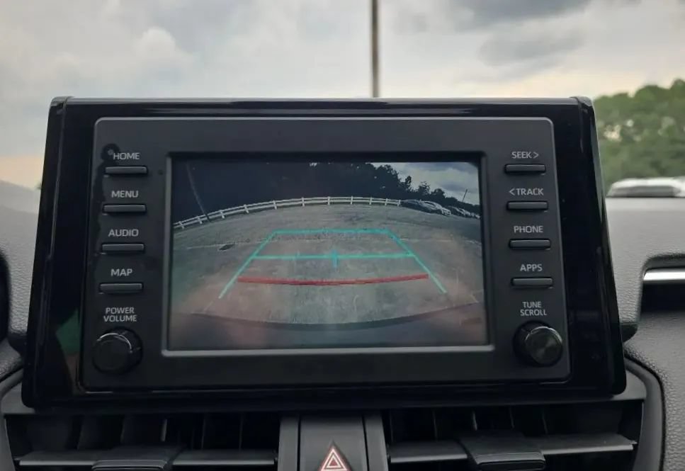 Used 2019 Toyota RAV4 XLE FWD image 29