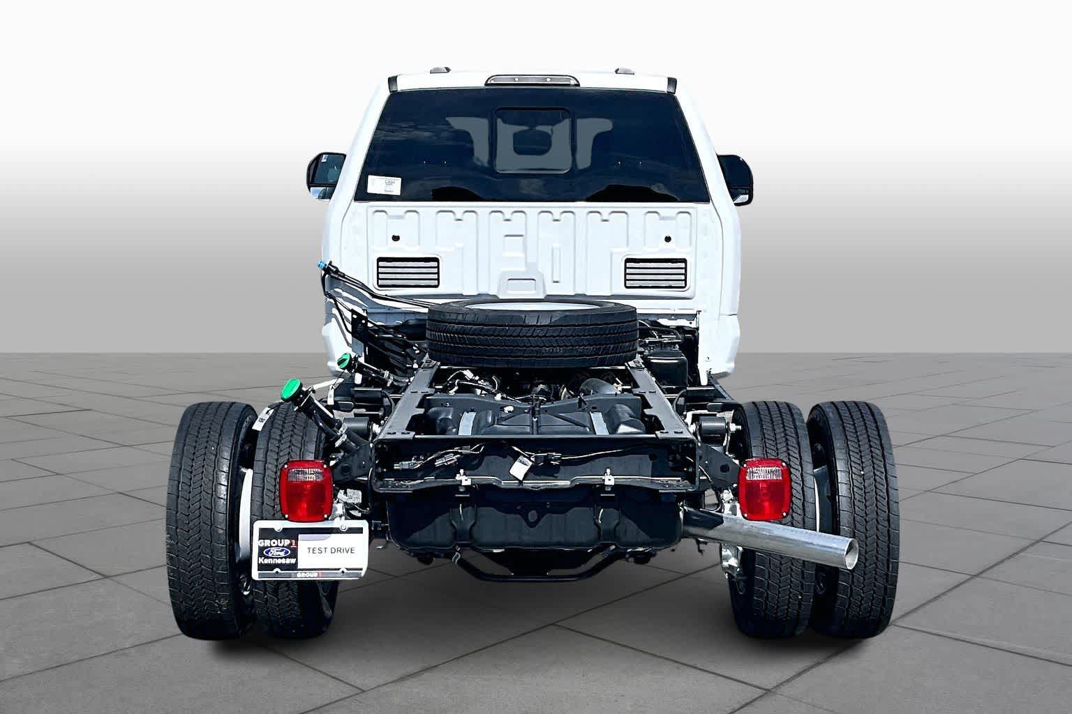 New 2026 Ford F550 4x4 Crew Cab Super Duty w/ XL Chrome Package image 4