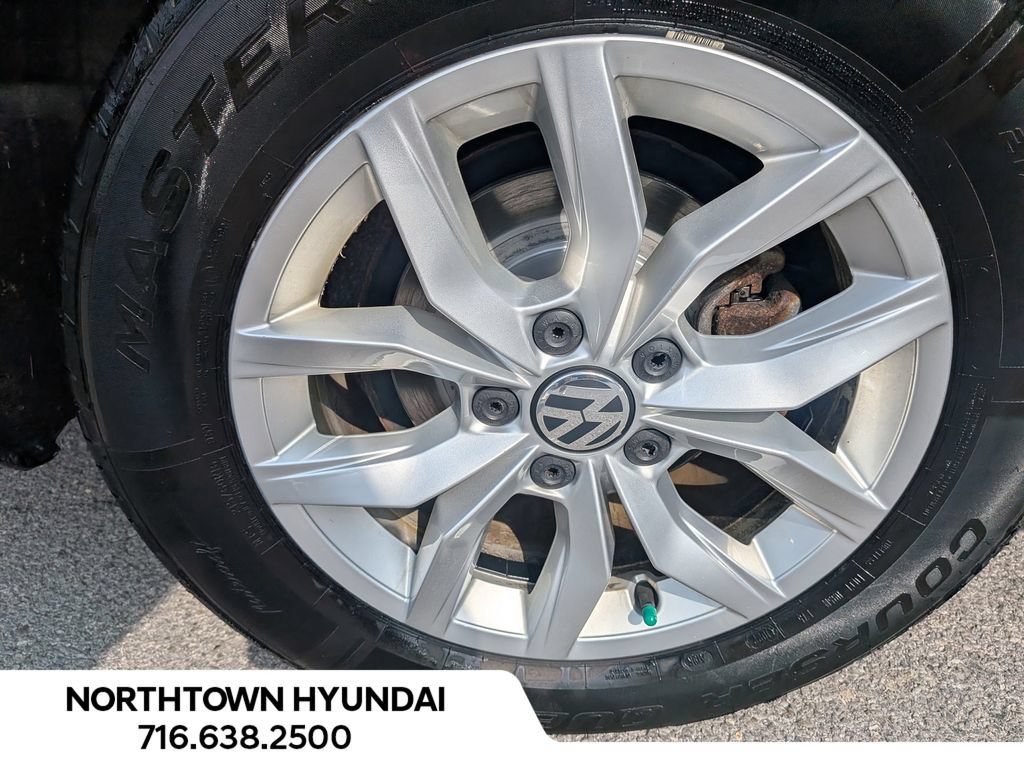 Used 2017 Volkswagen Passat 1.8T S FWD image 34