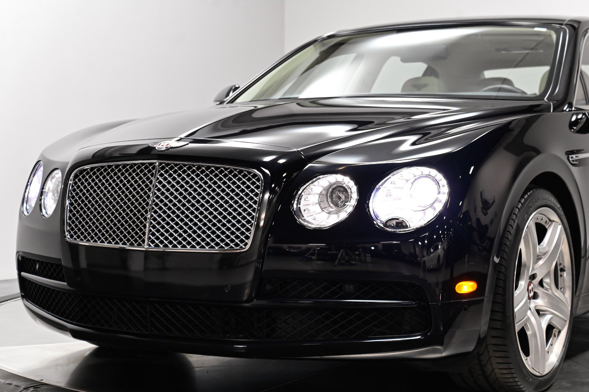 Used 2015 Bentley Flying Spur V8 AWD/4WD image 29