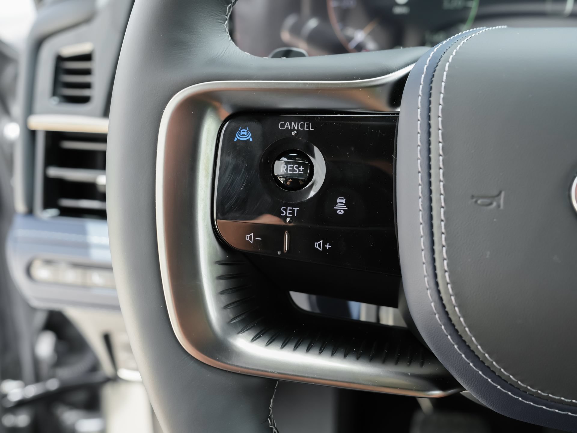 Certified 2026 INFINITI QX80 4WD image 17