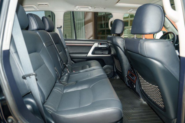 Used 2017 Toyota Land Cruiser image 20