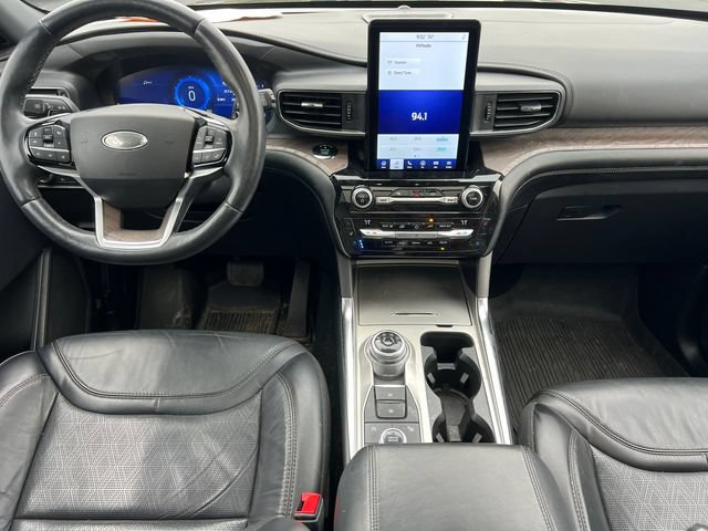 Used 2021 Ford Explorer Platinum w/ Equipment Group 601A AWD/4WD image 2