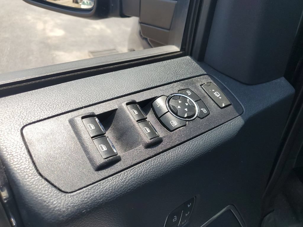 Used 2022 Ford F250 Lariat w/ Black Appearance Package AWD/4WD image 30