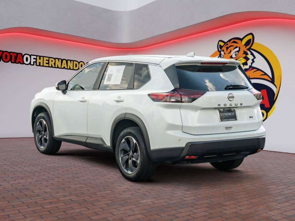 Used 2024 Nissan Rogue SV FWD image 7