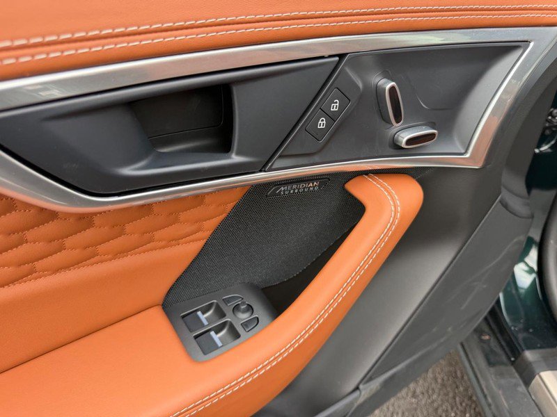 Used 2022 Jaguar F-TYPE Coupe RWD image 16