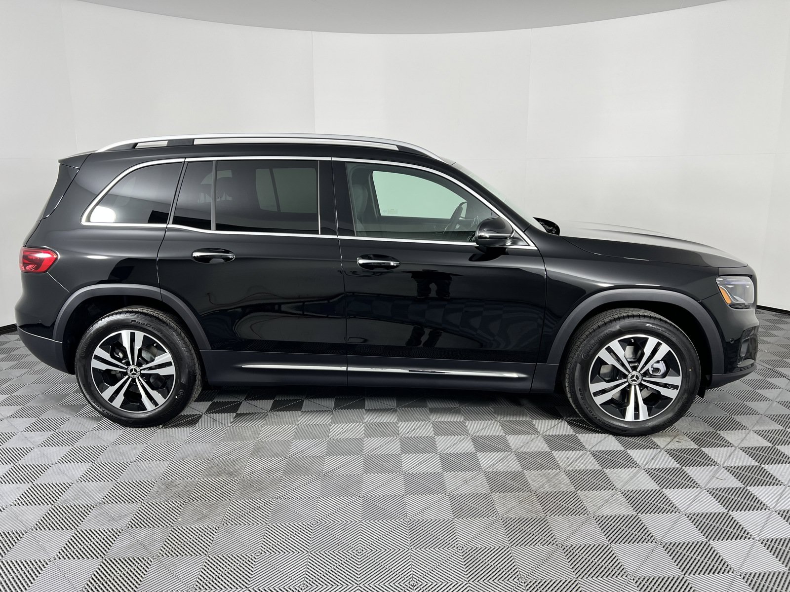 Used 2025 Mercedes-Benz GLB 250 image 15