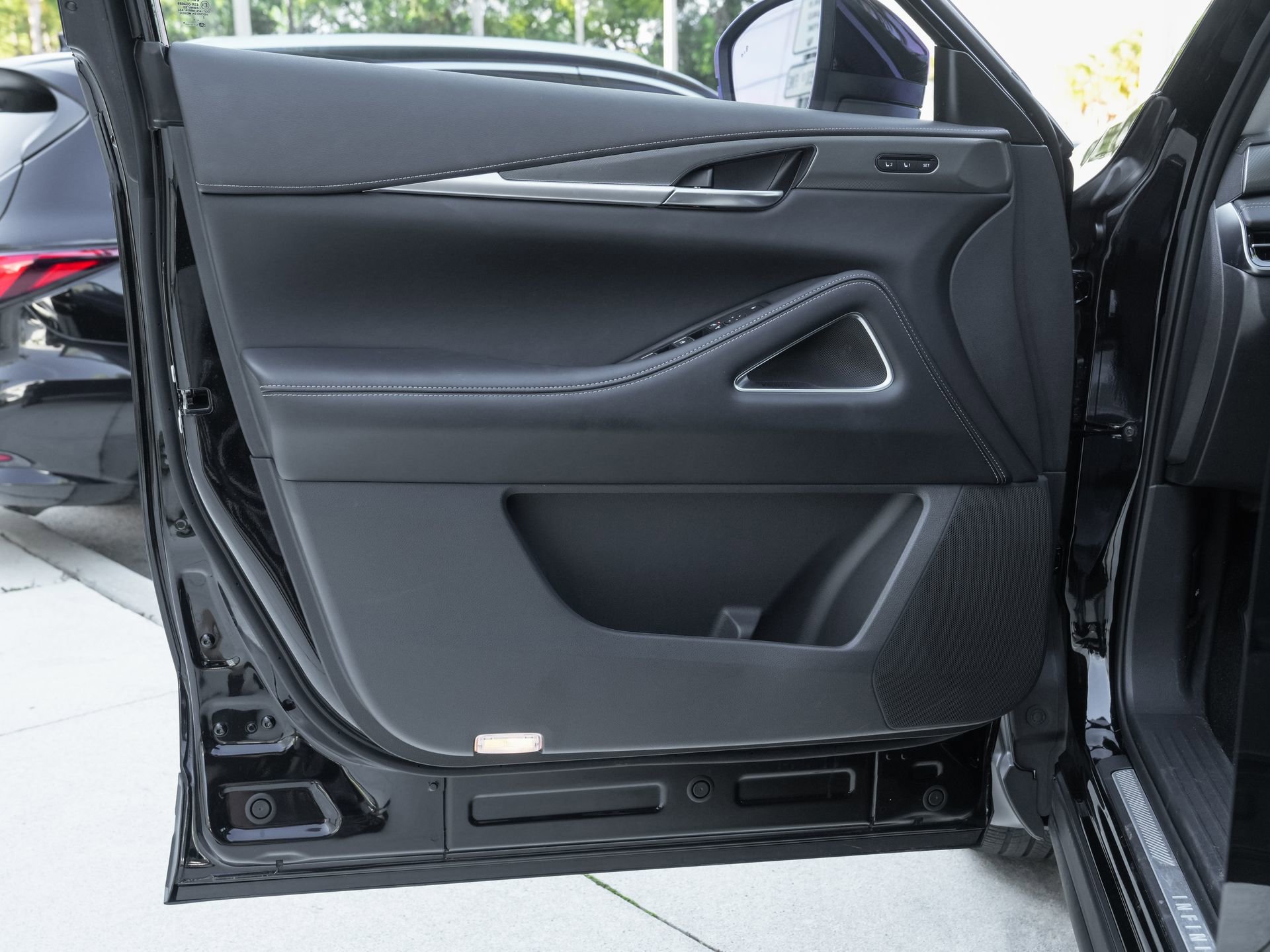 Certified 2026 INFINITI QX60 Luxe w/ Cargo Package FWD image 30