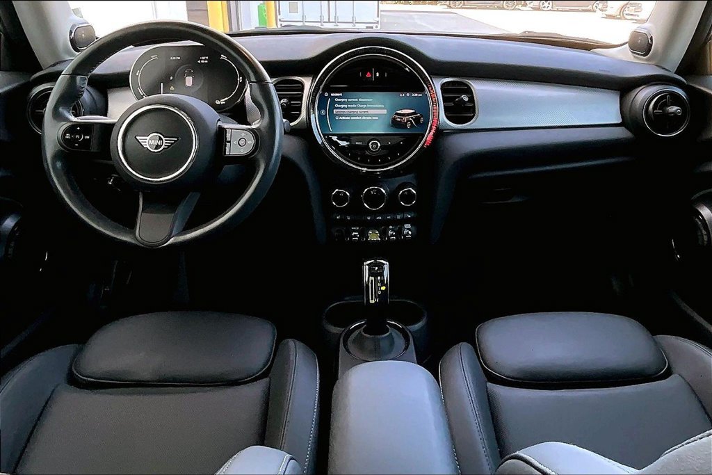 Used 2024 MINI Cooper SE FWD image 16