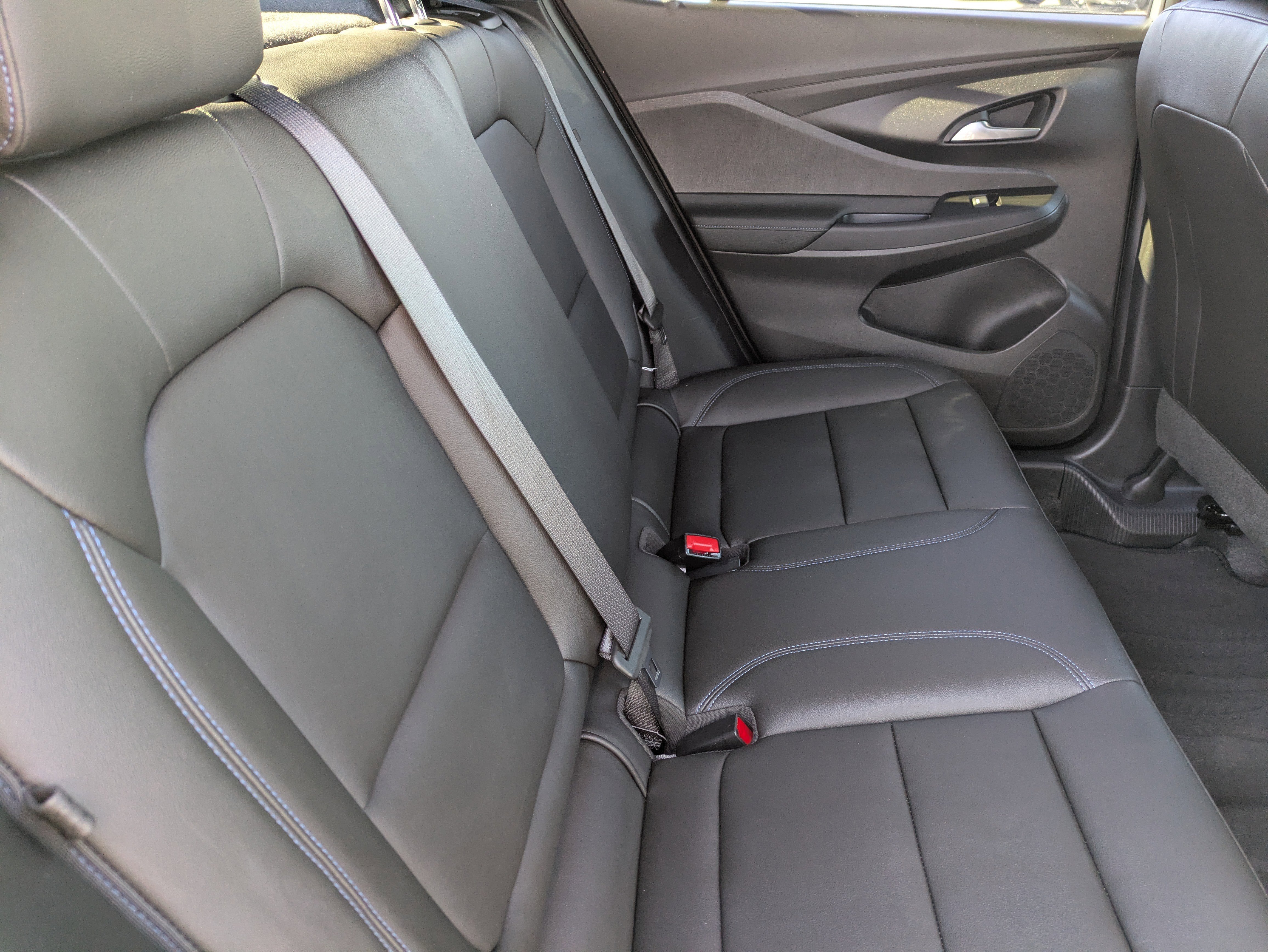 Used 2025 Buick Envista Sport Touring image 14