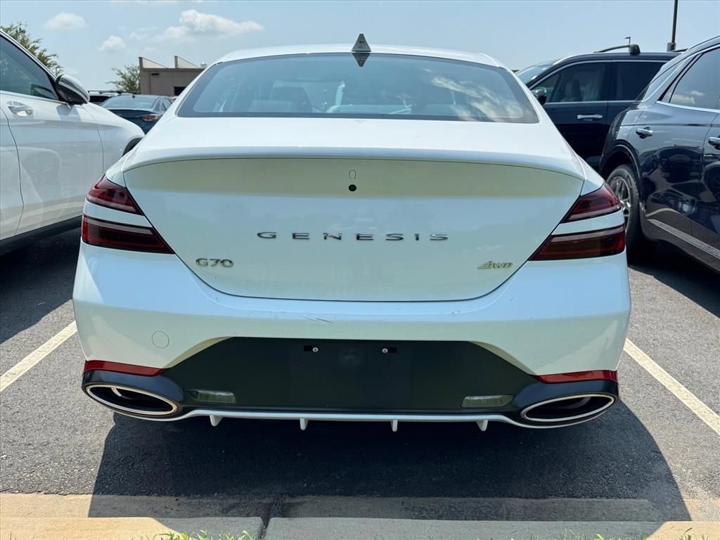 Used 2025 Genesis G70 2.5T AWD/4WD image 3