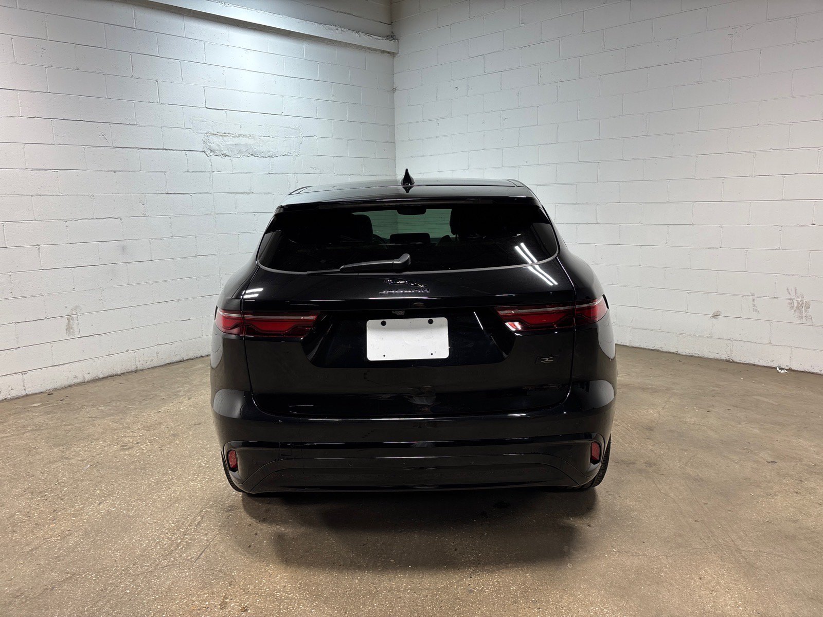 Used 2026 Jaguar F-PACE R-Dynamic S AWD/4WD image 8