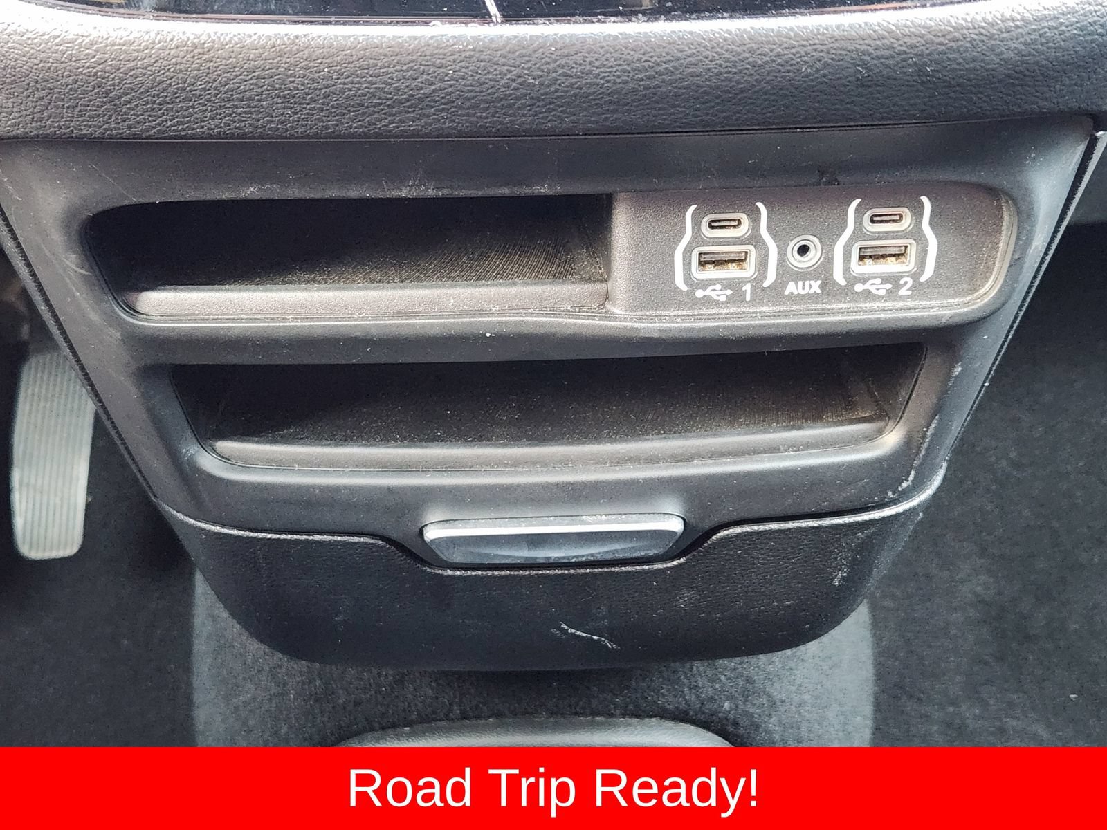 Used 2025 Chrysler Pacifica Select FWD image 27