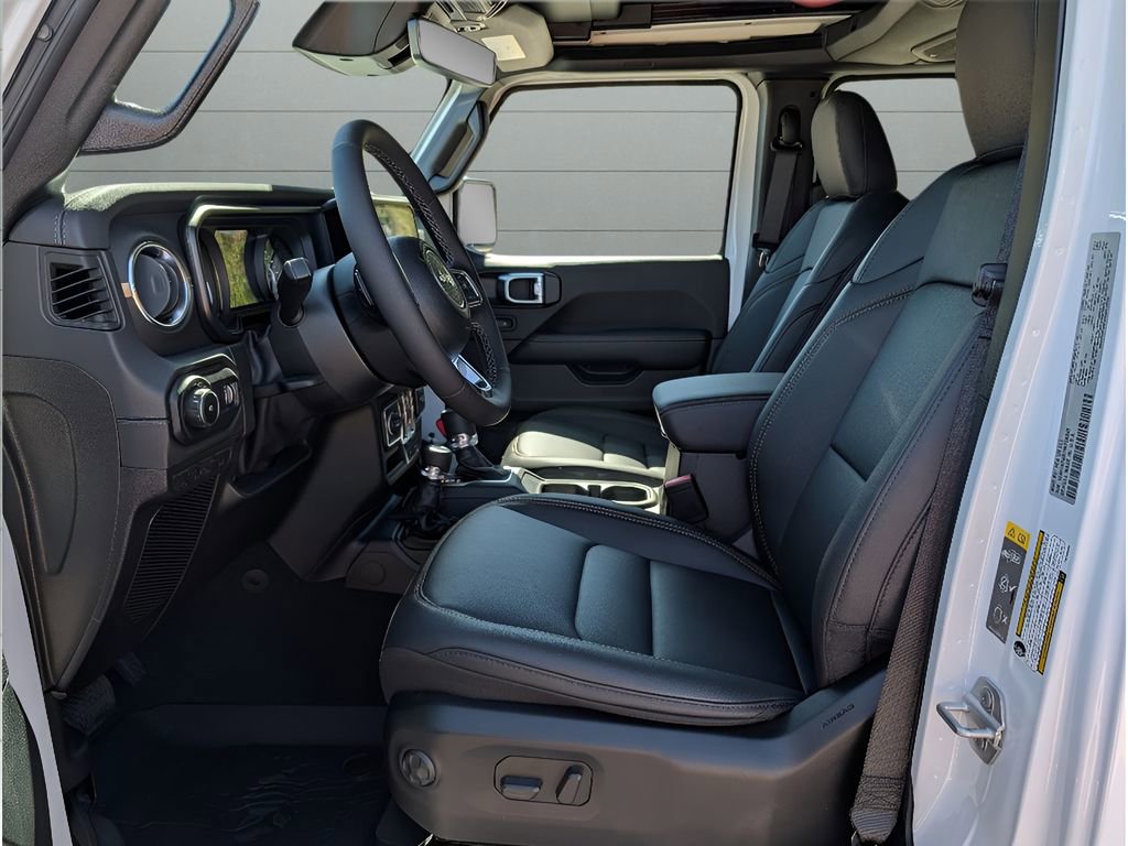 New 2026 Jeep Wrangler Unlimited Sahara AWD/4WD image 17