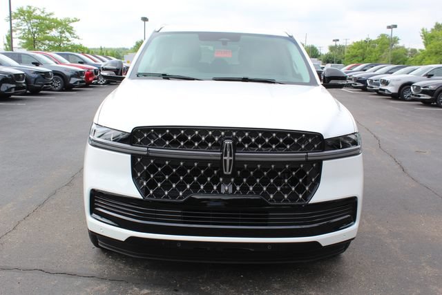 New 2027 Lincoln Navigator Black Label AWD/4WD image 8