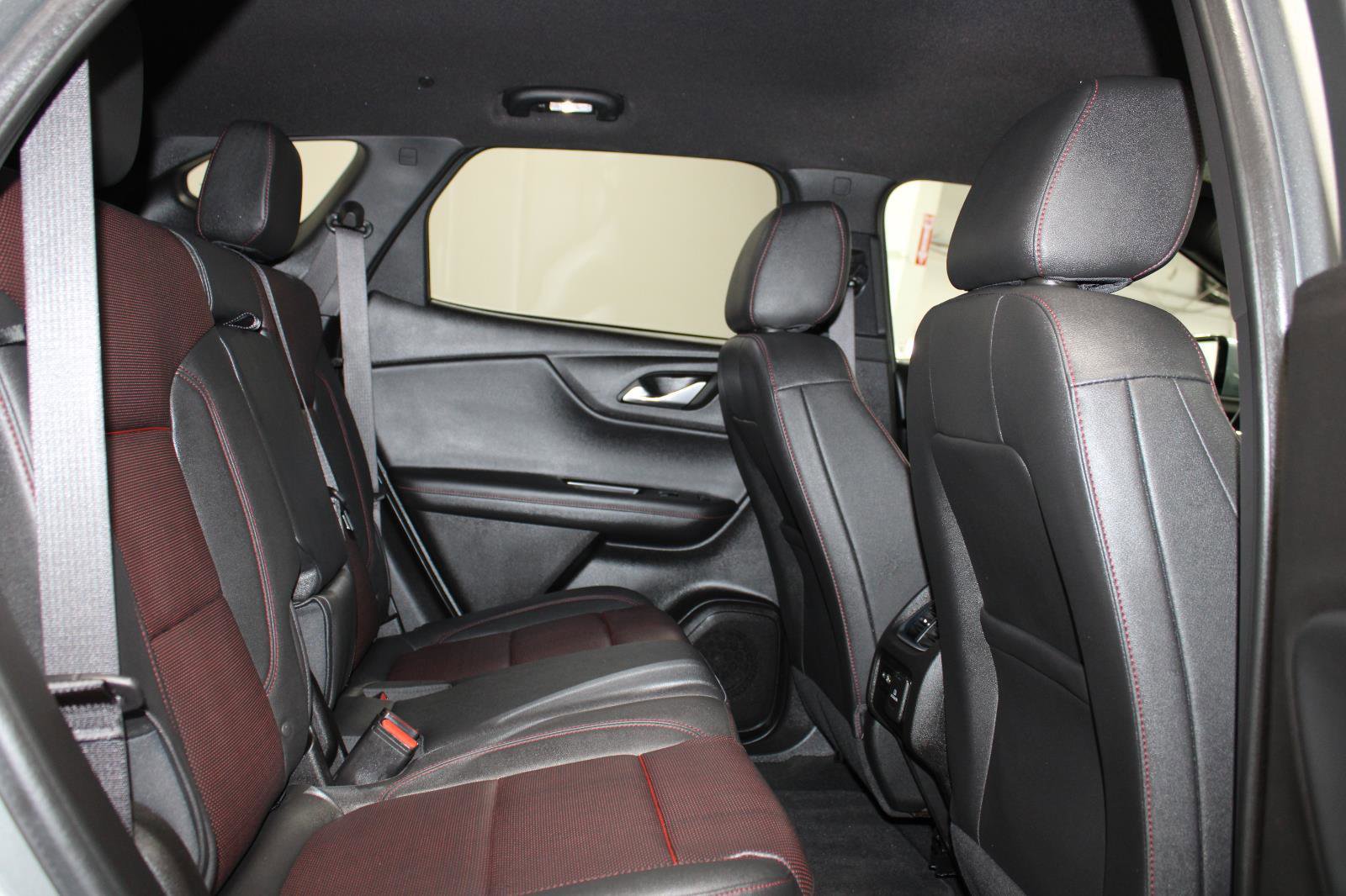 Used 2024 Chevrolet Blazer RS w/ Driver Confidence II Package FWD image 24