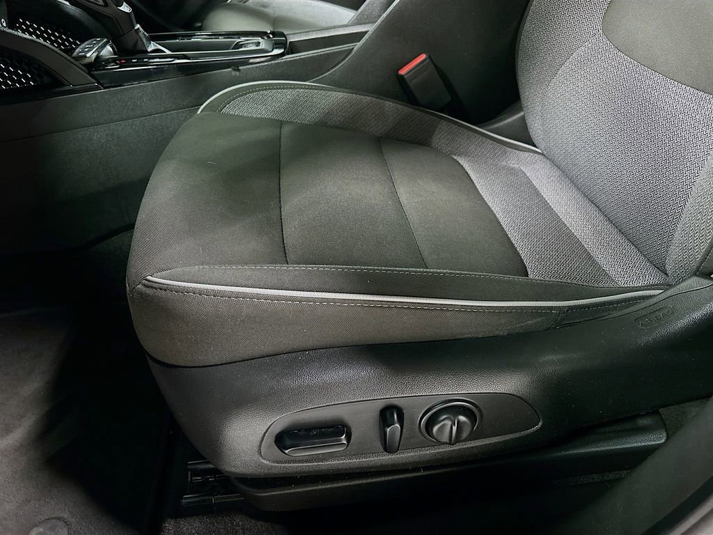 Used 2021 Chevrolet TrailBlazer LT w/ Convenience Package image 18