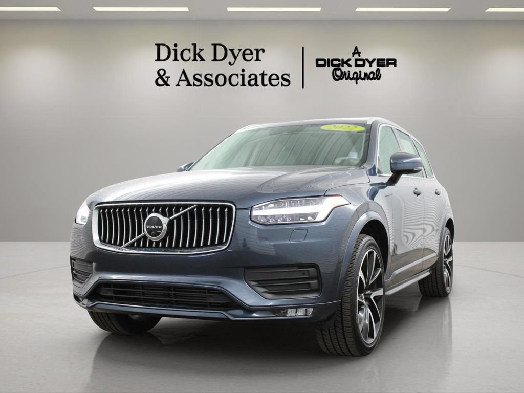 Used 2022 Volvo XC90 T6 Momentum w/ Advanced Package AWD/4WD image 5