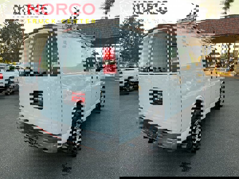 Used 2014 Chevrolet Express 2500 image 10