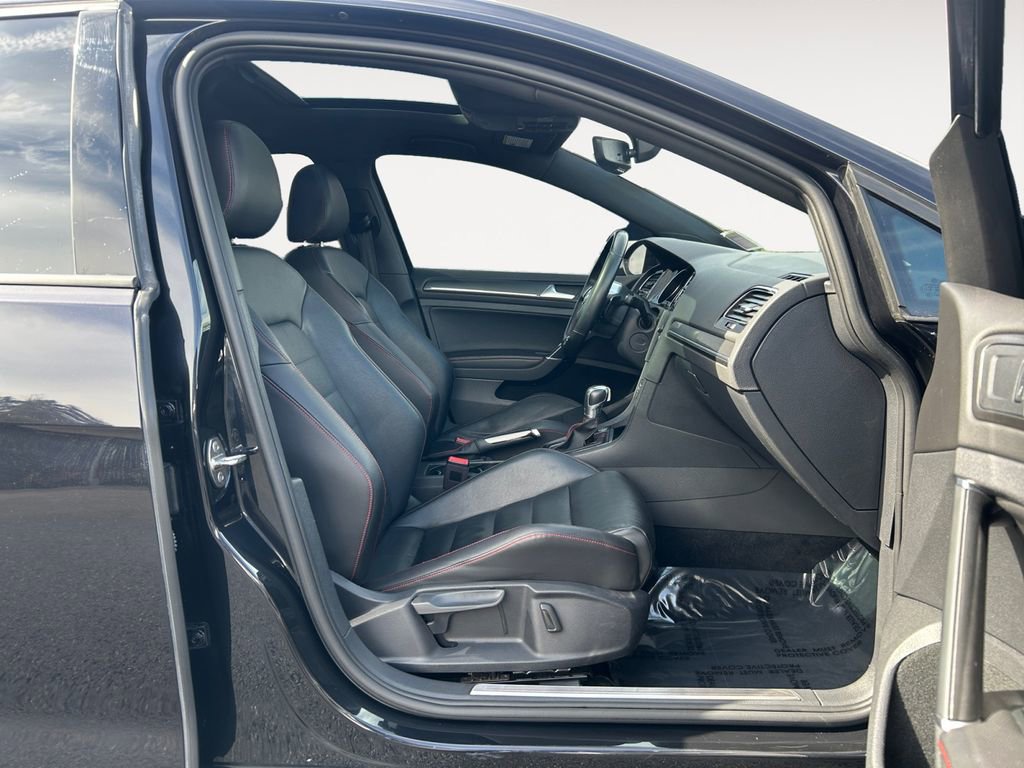 Used 2019 Volkswagen GTI SE image 10