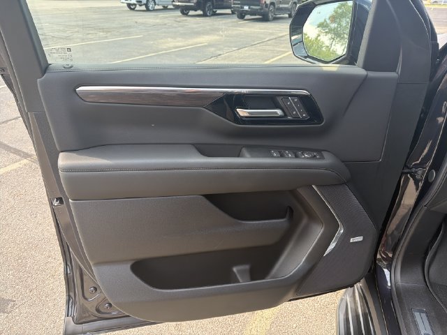 New 2026 Chevrolet Suburban LT w/ Advanced Technology Package AWD/4WD image 10