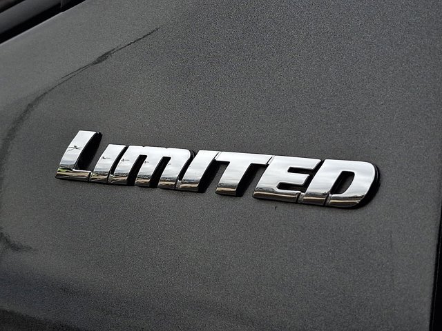 Certified 2018 Toyota Tacoma Limited image 31