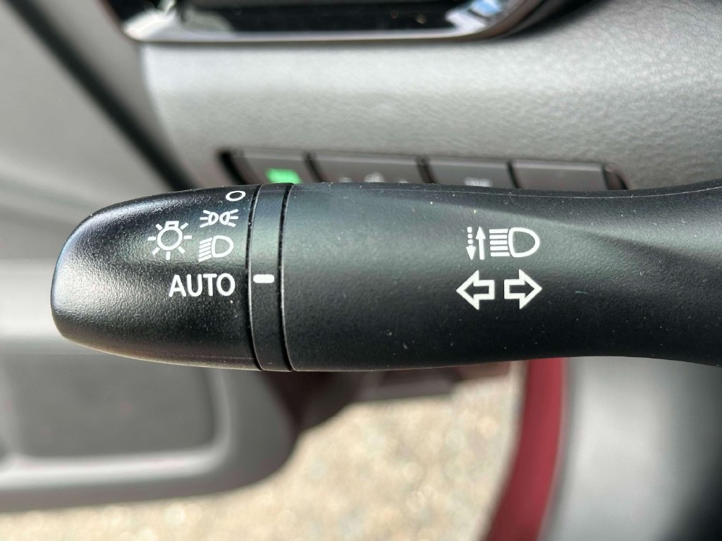 Used 2024 Nissan Sentra SV FWD image 19