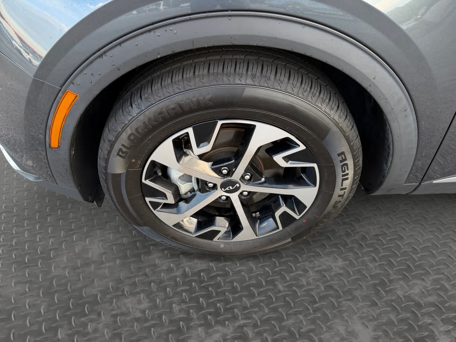 Used 2023 Kia Sportage EX FWD image 9