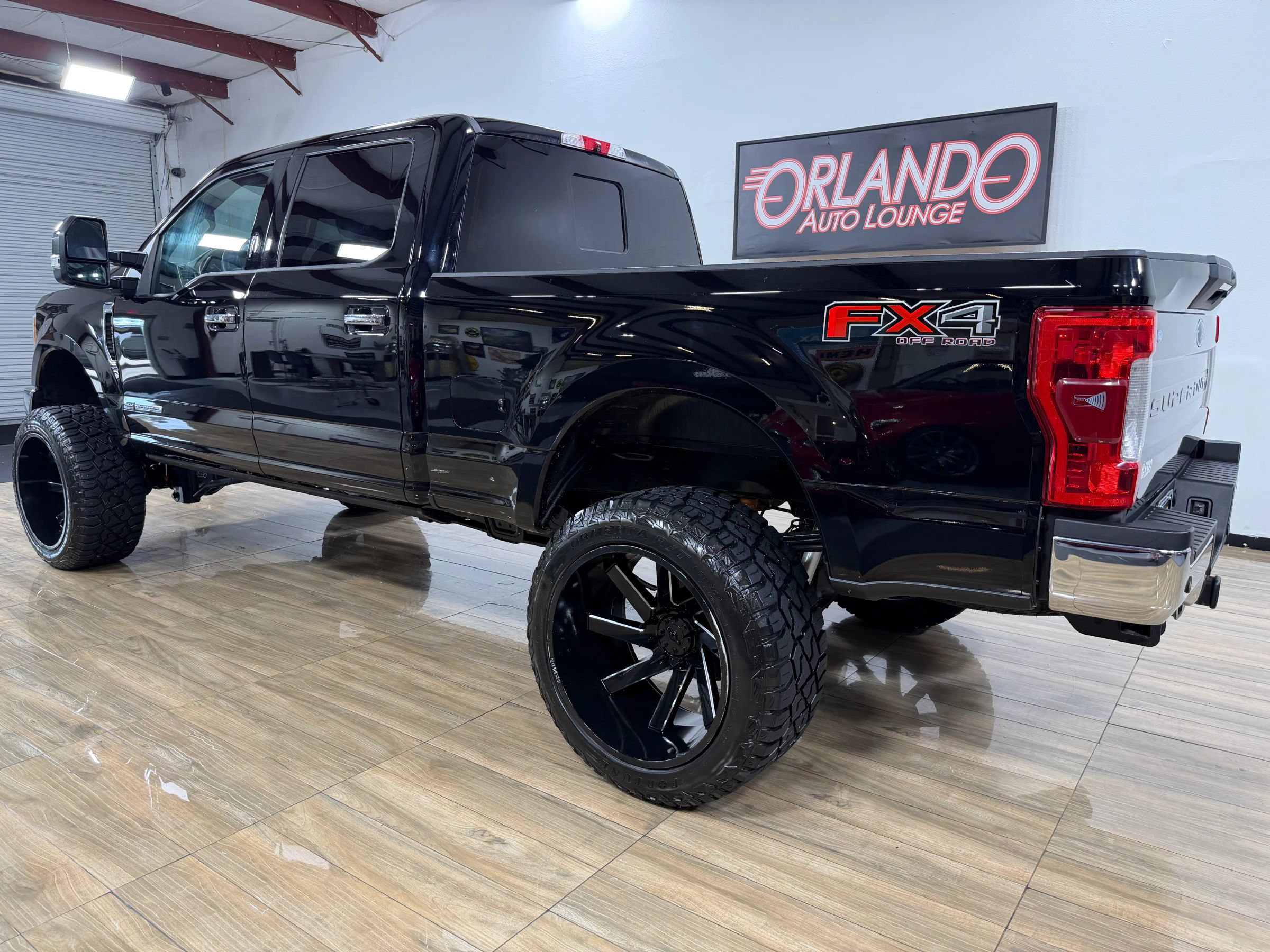 Used 2017 Ford F250 Lariat w/ Lariat Ultimate Package AWD/4WD image 8