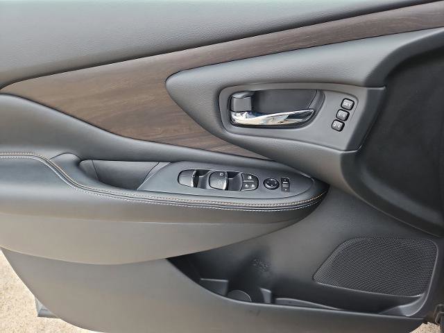 Certified 2024 Nissan Murano Platinum w/ Cargo Package FWD image 23
