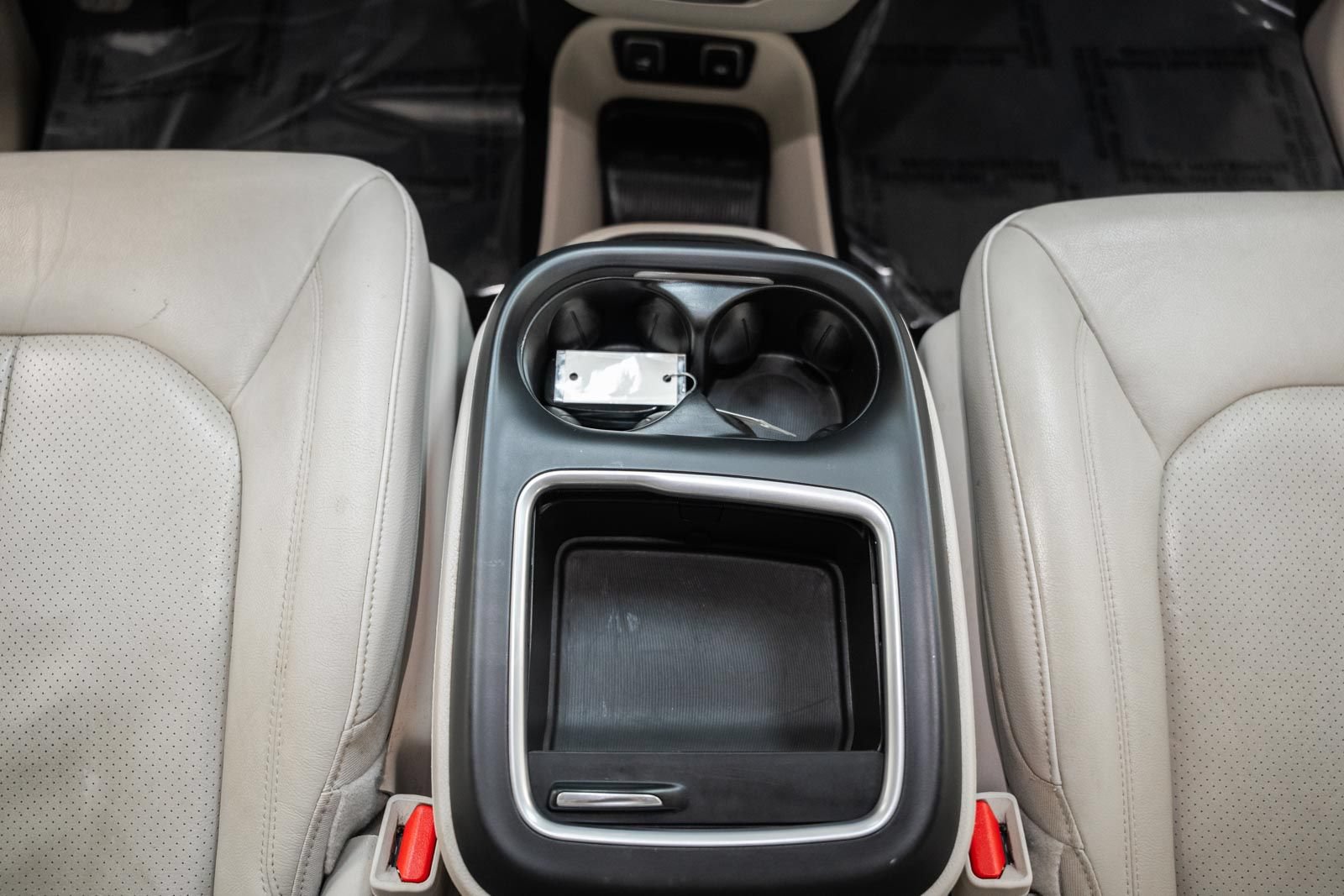 Used 2021 Chrysler Pacifica Touring-L w/ Uconnect Theater Family Group FWD image 31