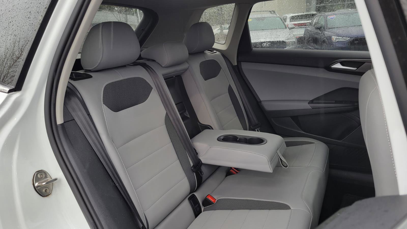 Used 2022 Volkswagen Taos SE w/ Panoramic Sunroof Package image 42