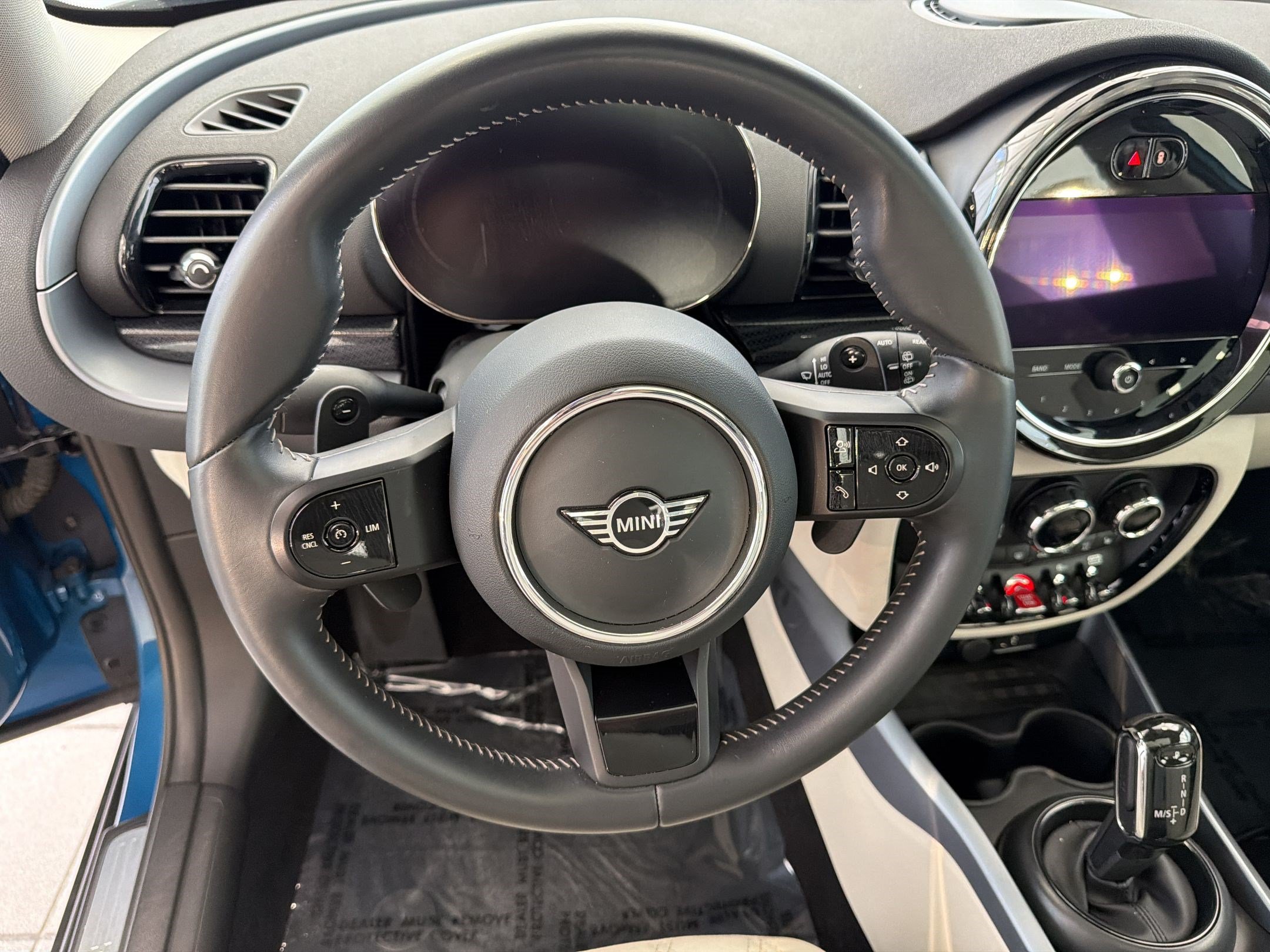 Certified 2024 MINI Cooper Clubman S w/ Signature Upholstery Package FWD image 11