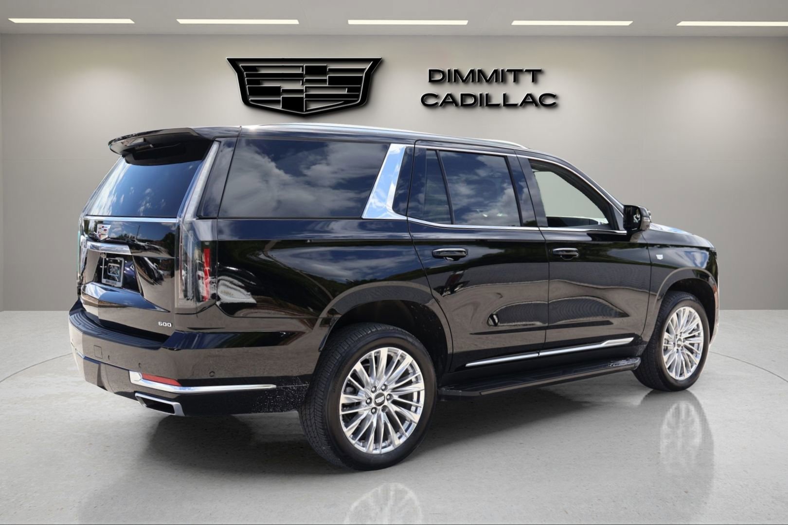Used 2025 Cadillac Escalade Premium Luxury AWD/4WD image 5
