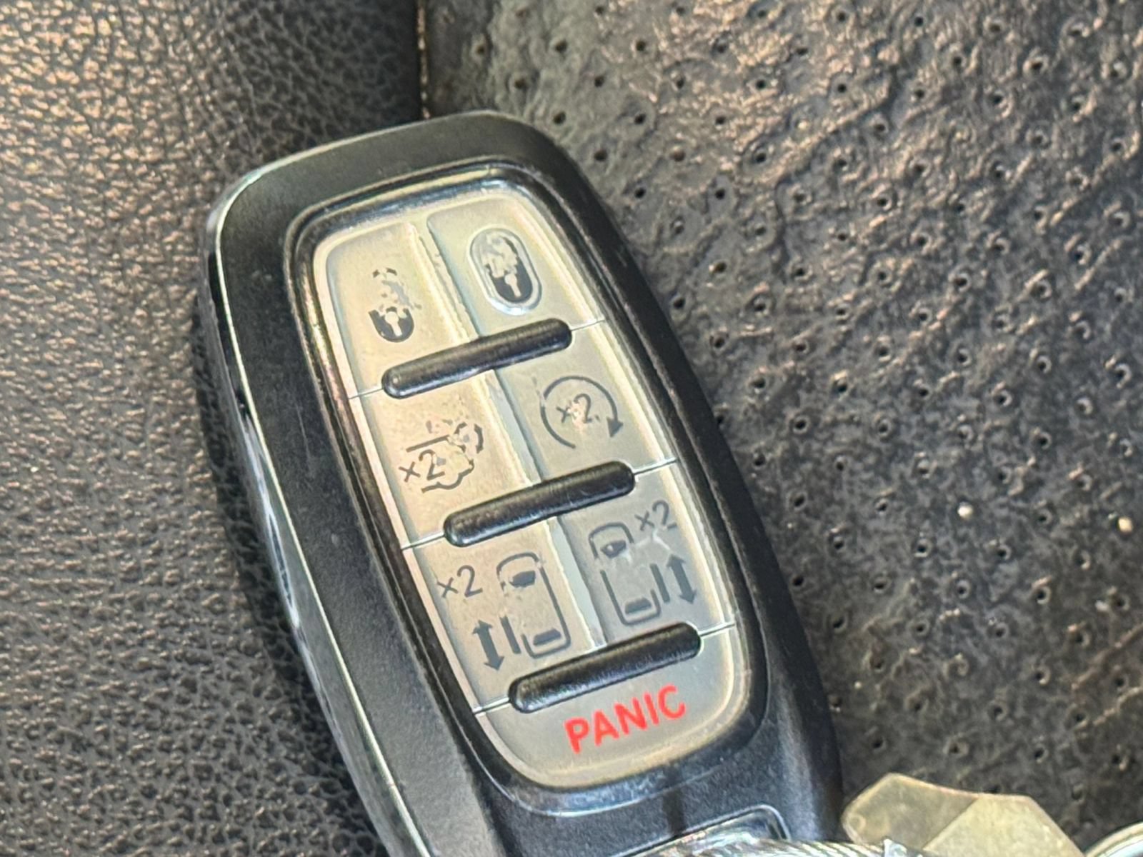 Used 2022 Chrysler Pacifica Touring-L FWD image 22